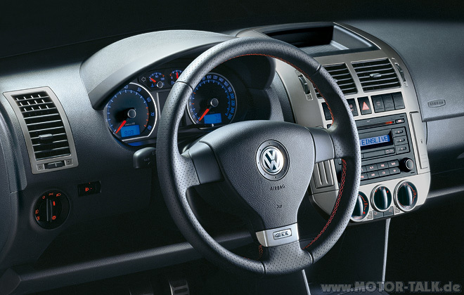 VW Multifunktionslenkrad mit Tasten für GRA, gelochtes Leder, mit