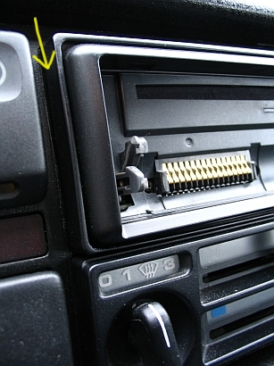 Probleme beim Autoradio-Einbau: Schicht im Schacht - DER SPIEGEL
